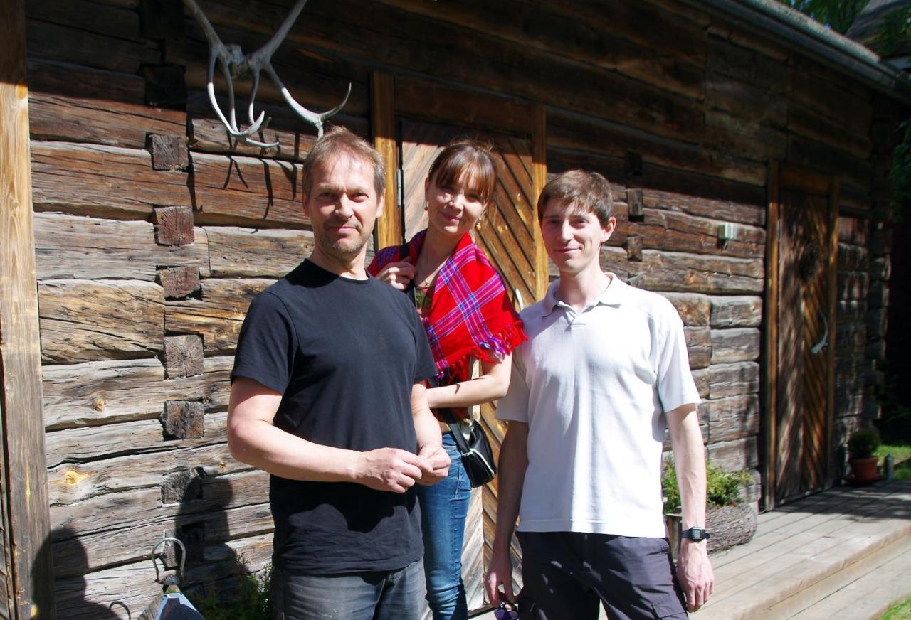ホテル Lauri Historical Log House Manor ロヴァニエミ エクステリア 写真